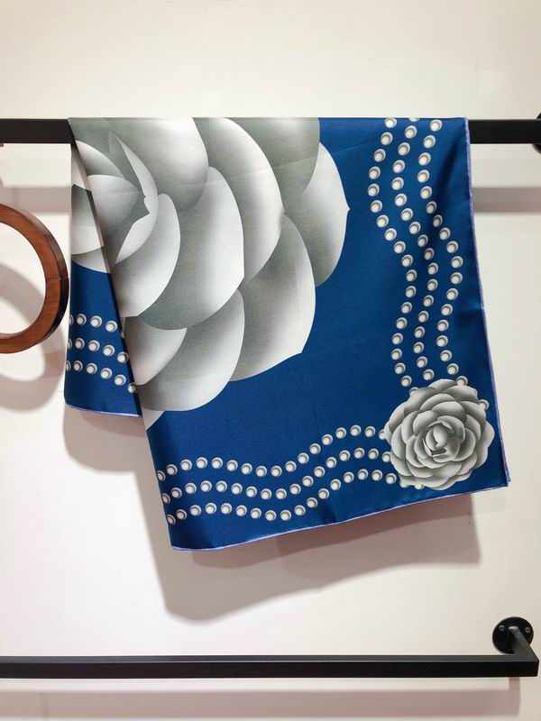 Chanel silk scarf 90X90cm E17